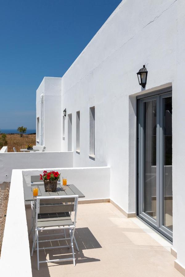 Chrysonisos Suites With Sunset & Seaviews Near Кинион Экстерьер фото